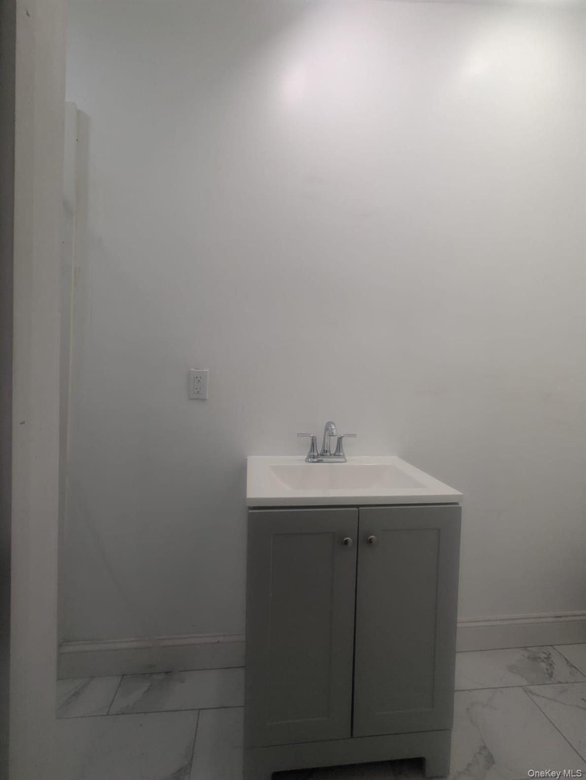 Single Family Mott  Queens, NY 11691, MLS-943963-6