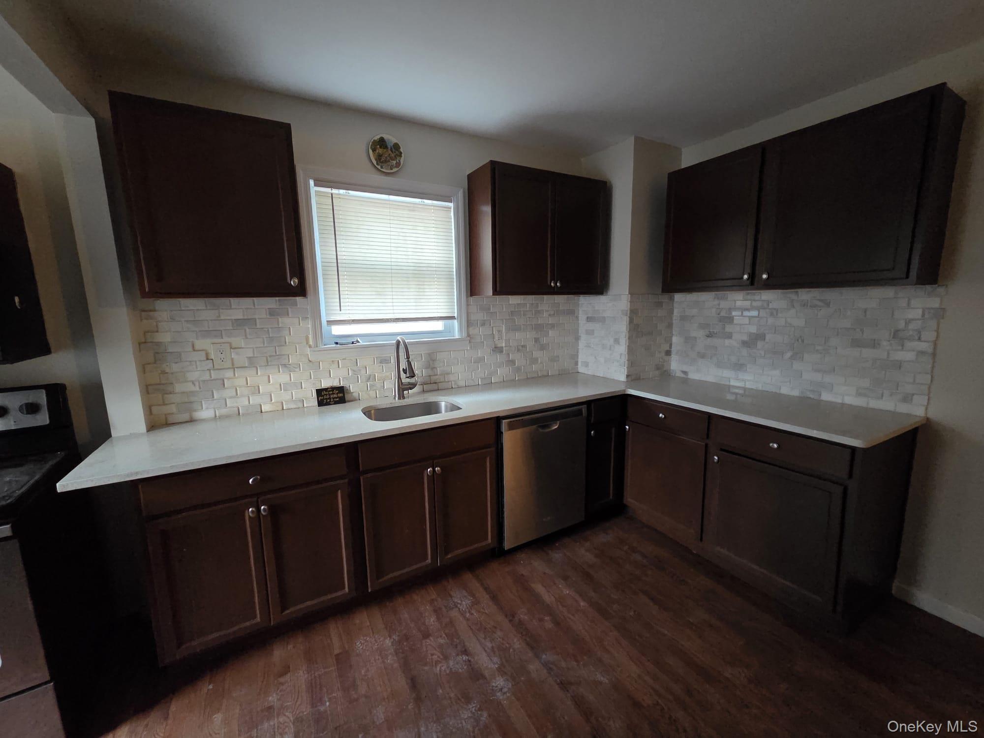 Single Family N 15th Street Suffolk County, NY 11798, MLS-944004-3