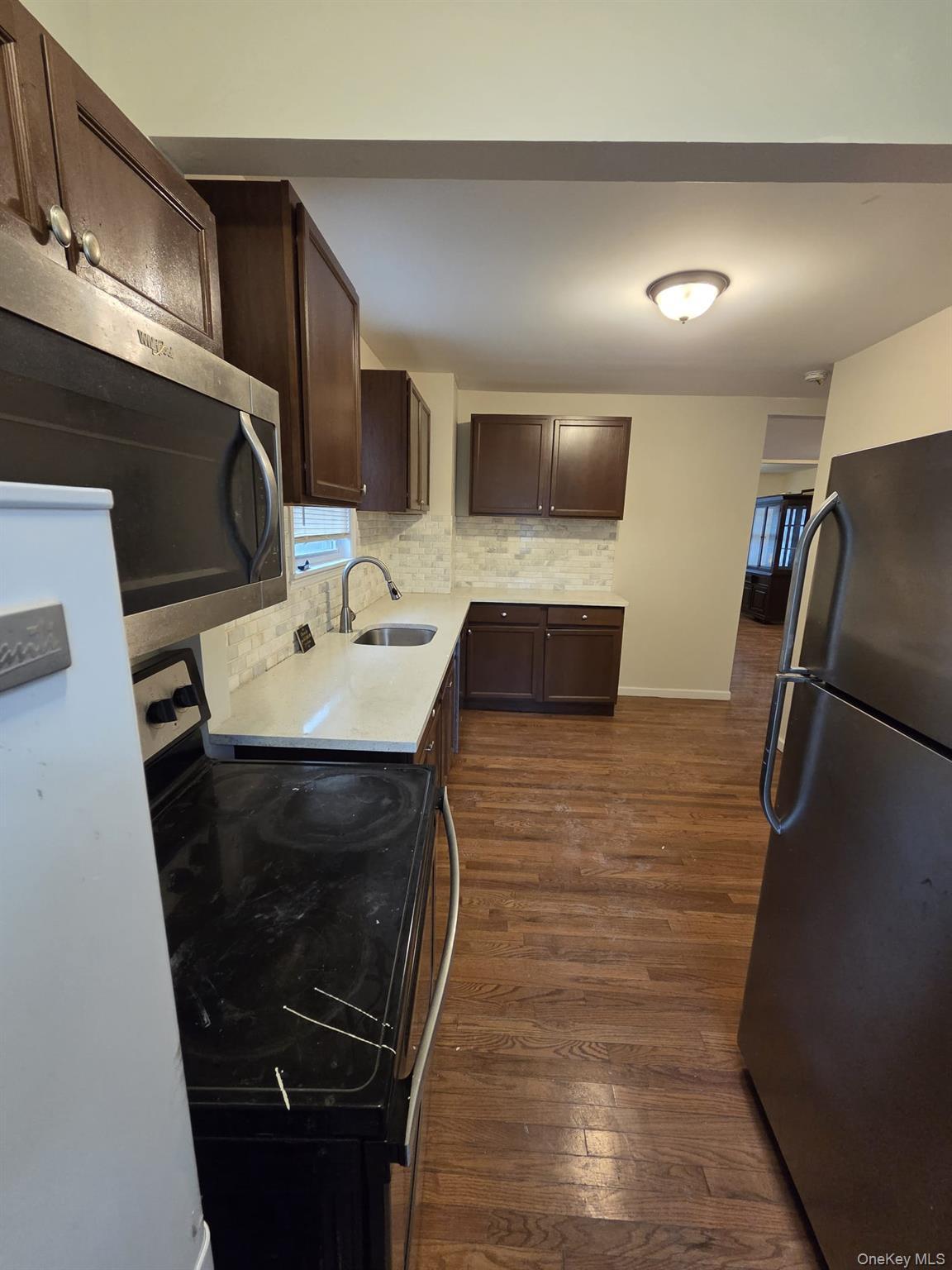 Single Family N 15th Street Suffolk County, NY 11798, MLS-944004-5