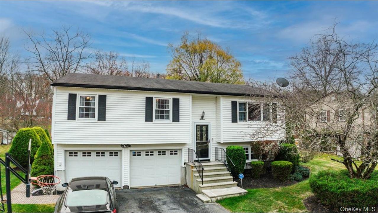 Single Family in Monroe - Newbury Orange County, NY 10950