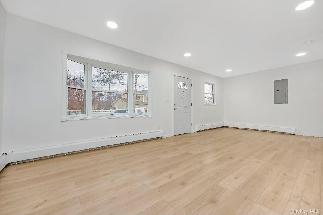 Single Family 5th Suffolk County, NY 11779, MLS-944051-12