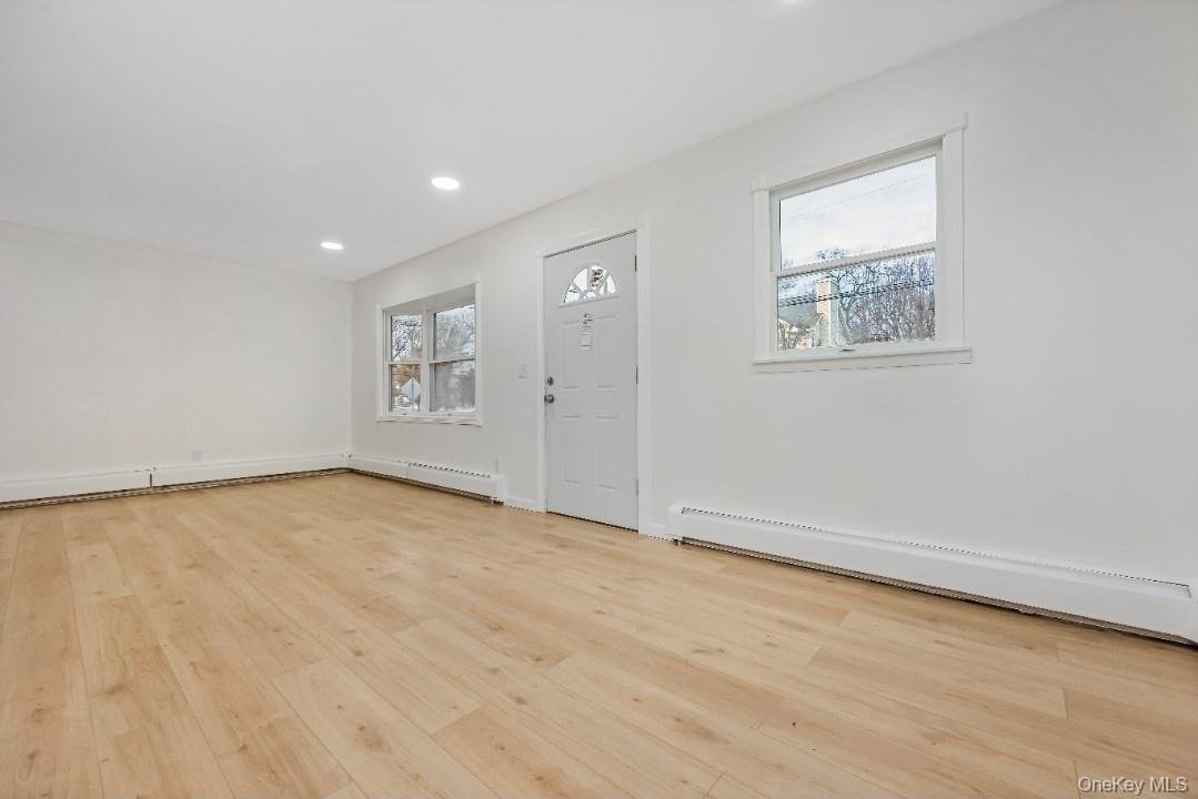 Single Family 5th Suffolk County, NY 11779, MLS-944051-16