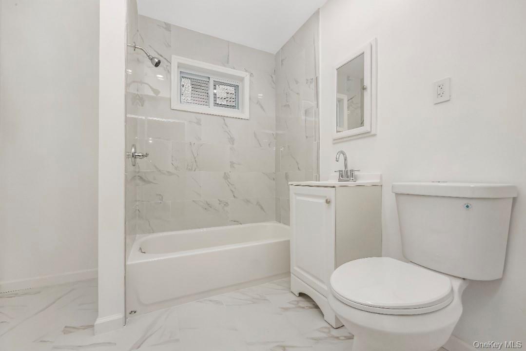 Single Family 5th Suffolk County, NY 11779, MLS-944051-18