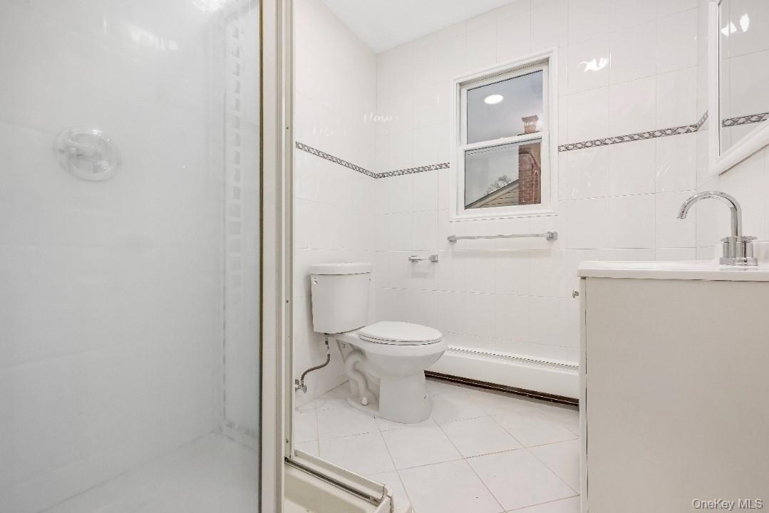 Single Family 5th  Suffolk County, NY 11779, MLS-944051-30