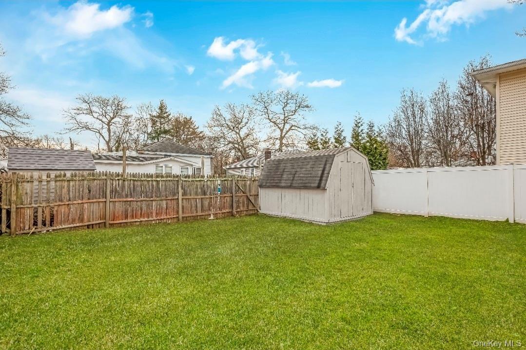 Single Family 5th Suffolk County, NY 11779, MLS-944051-4