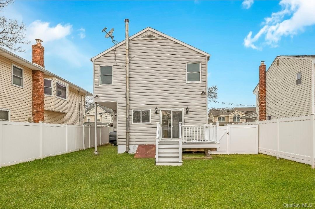 Single Family 5th Suffolk County, NY 11779, MLS-944051-6