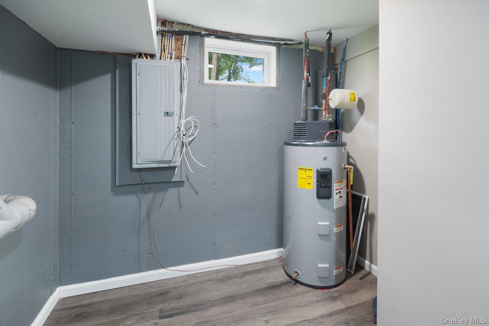 Single Family Granny  Suffolk County, NY 11763, MLS-944101-16