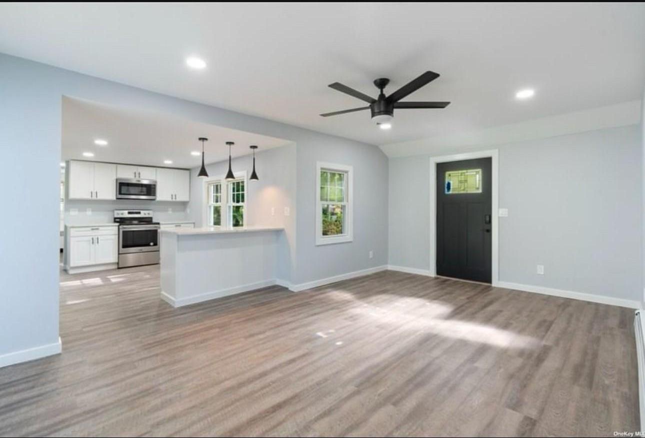 Single Family Oak  Suffolk County, NY 11727, MLS-944121-4