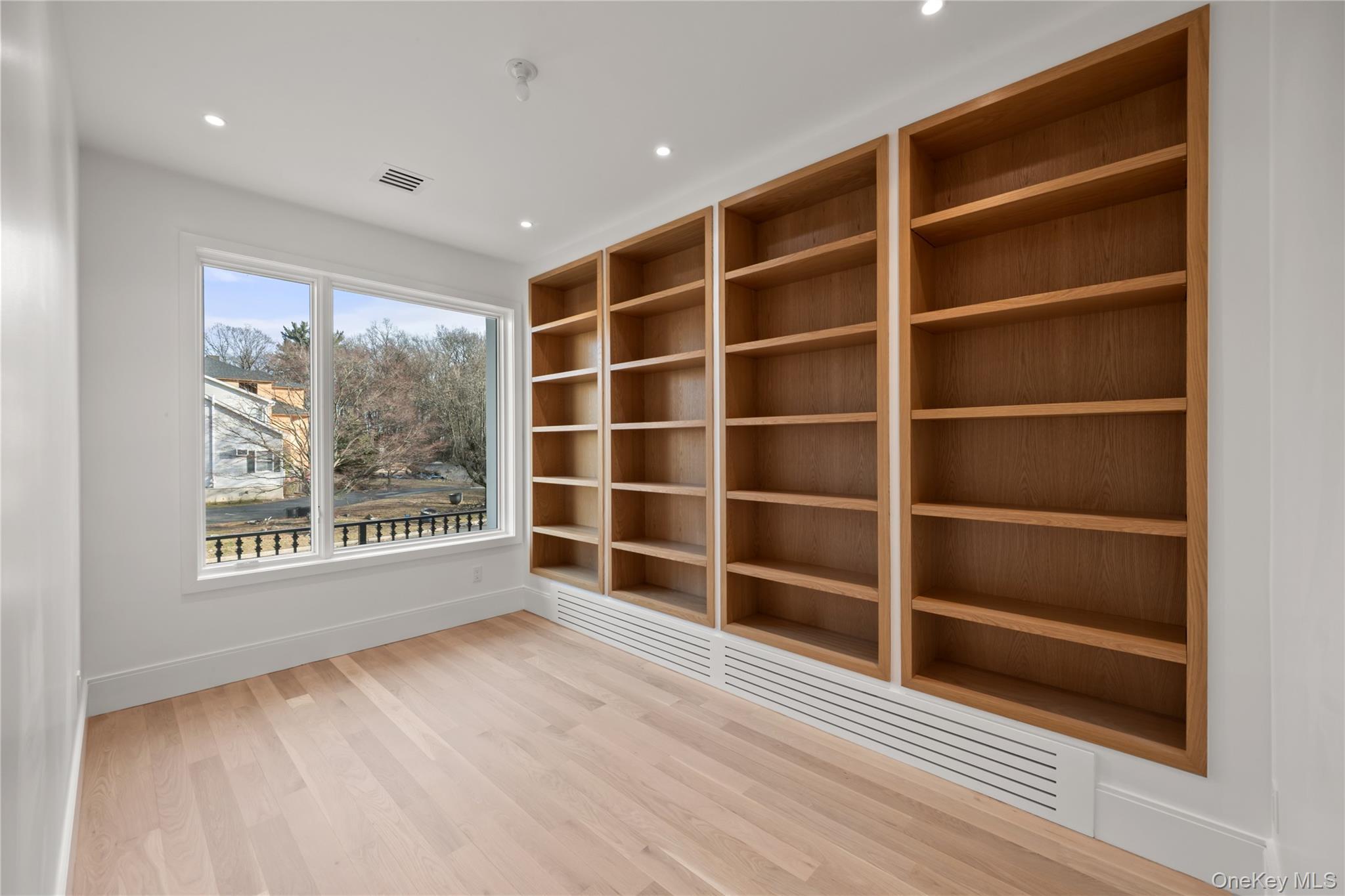 Condo Dykstras  Rockland County, NY 10952, MLS-944148-21