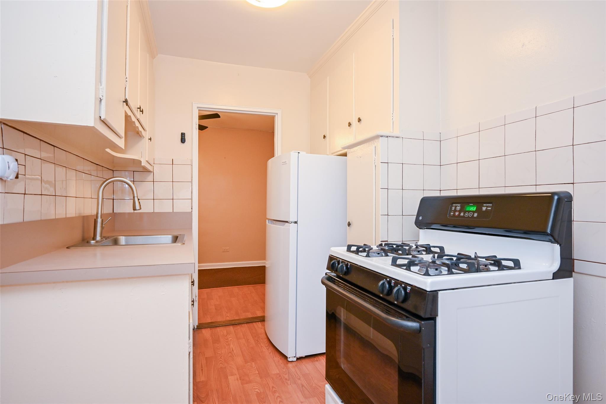 Coop 92  Queens, NY 11372, MLS-944151-2