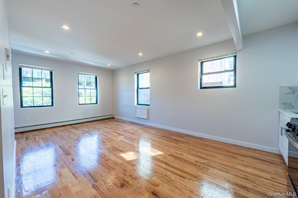 Single Family Morris Park  Bronx, NY 10460, MLS-944159-21