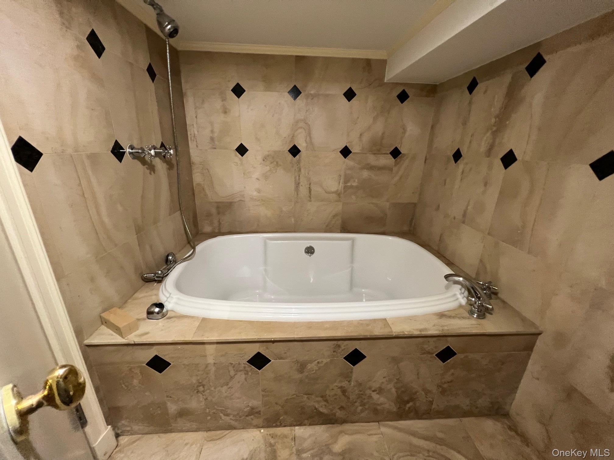 Single Family 68th  Queens, NY 11378, MLS-944161-5