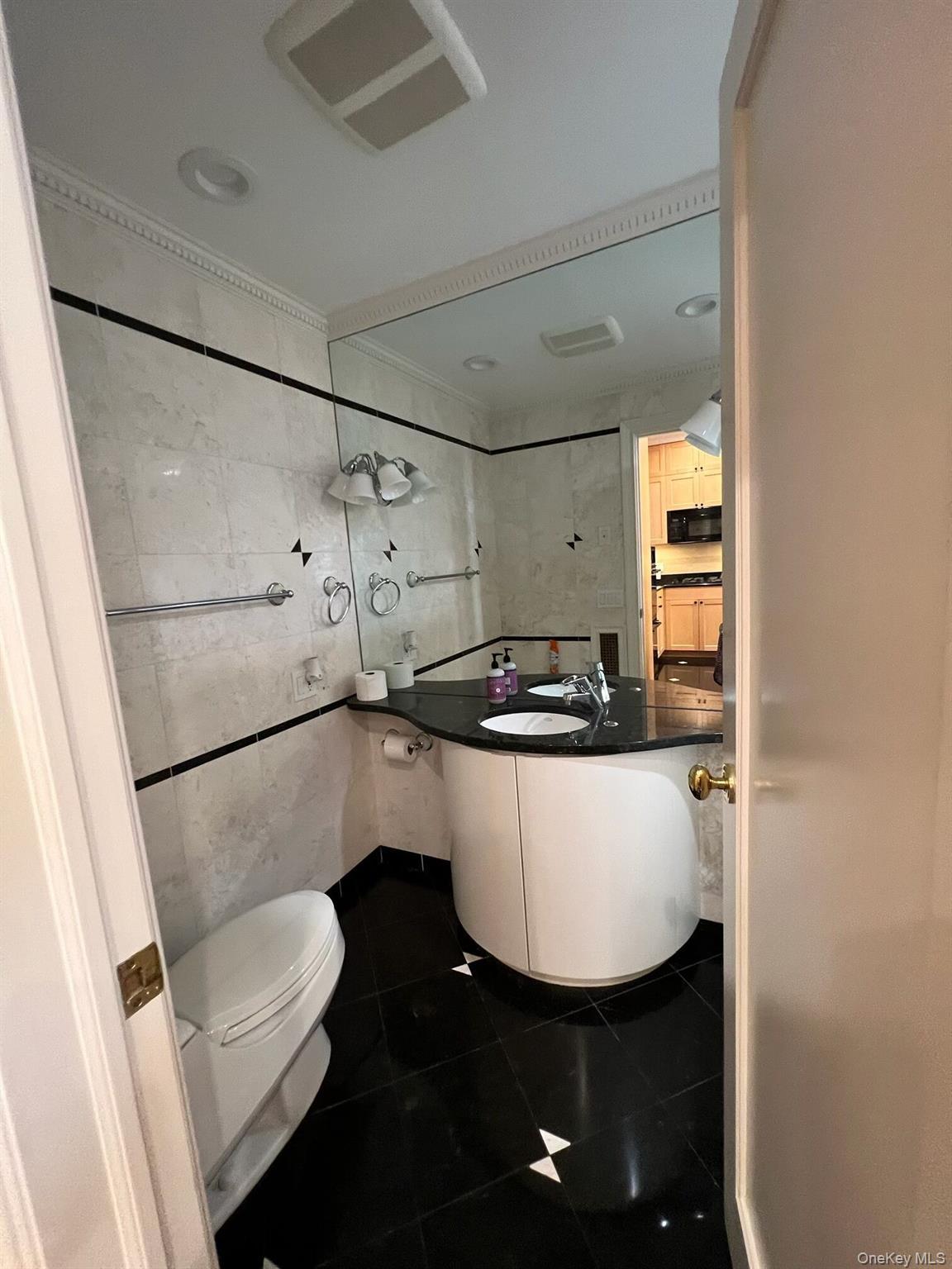 Single Family 68th  Queens, NY 11378, MLS-944161-8