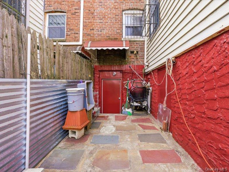 Single Family Eastchester Bronx, NY 10469, MLS-944181-31