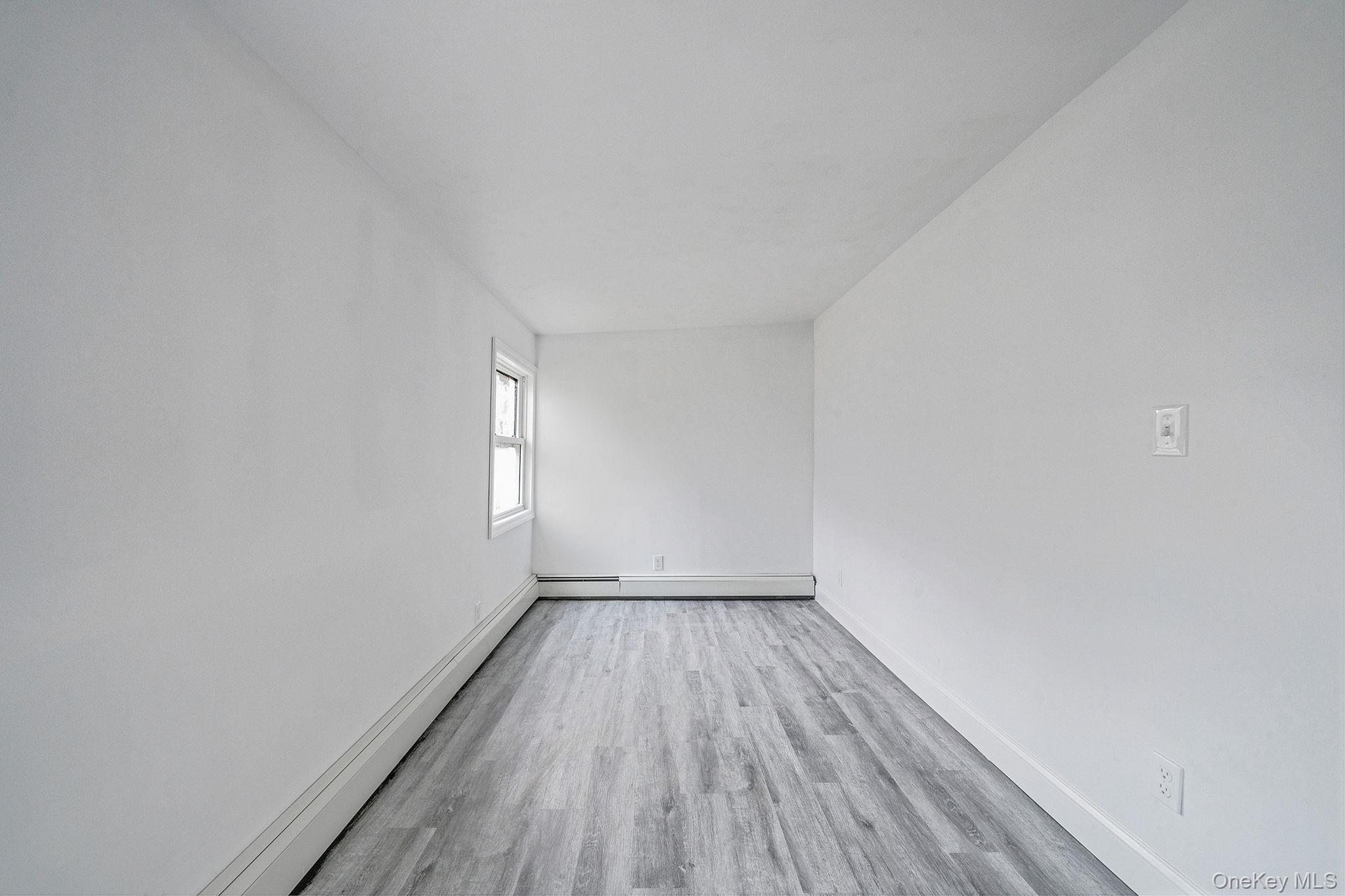 Single Family Redington Suffolk County, NY 11706, MLS-944212-16