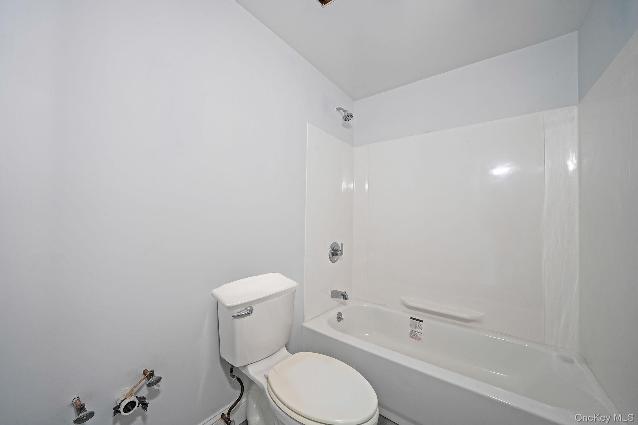 Single Family Redington Suffolk County, NY 11706, MLS-944212-19