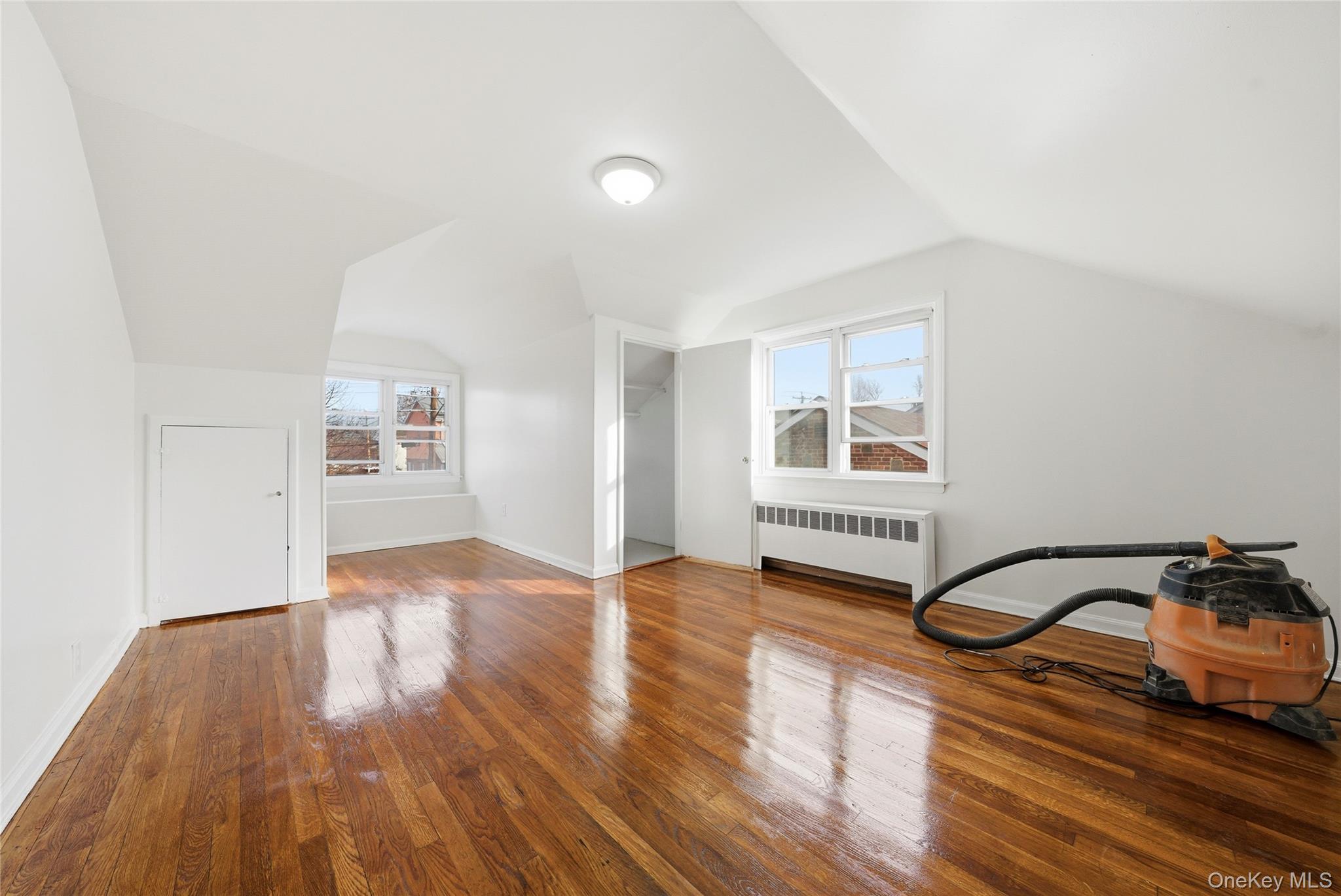 Single Family Monticello Bronx, NY 10466, MLS-944244-26