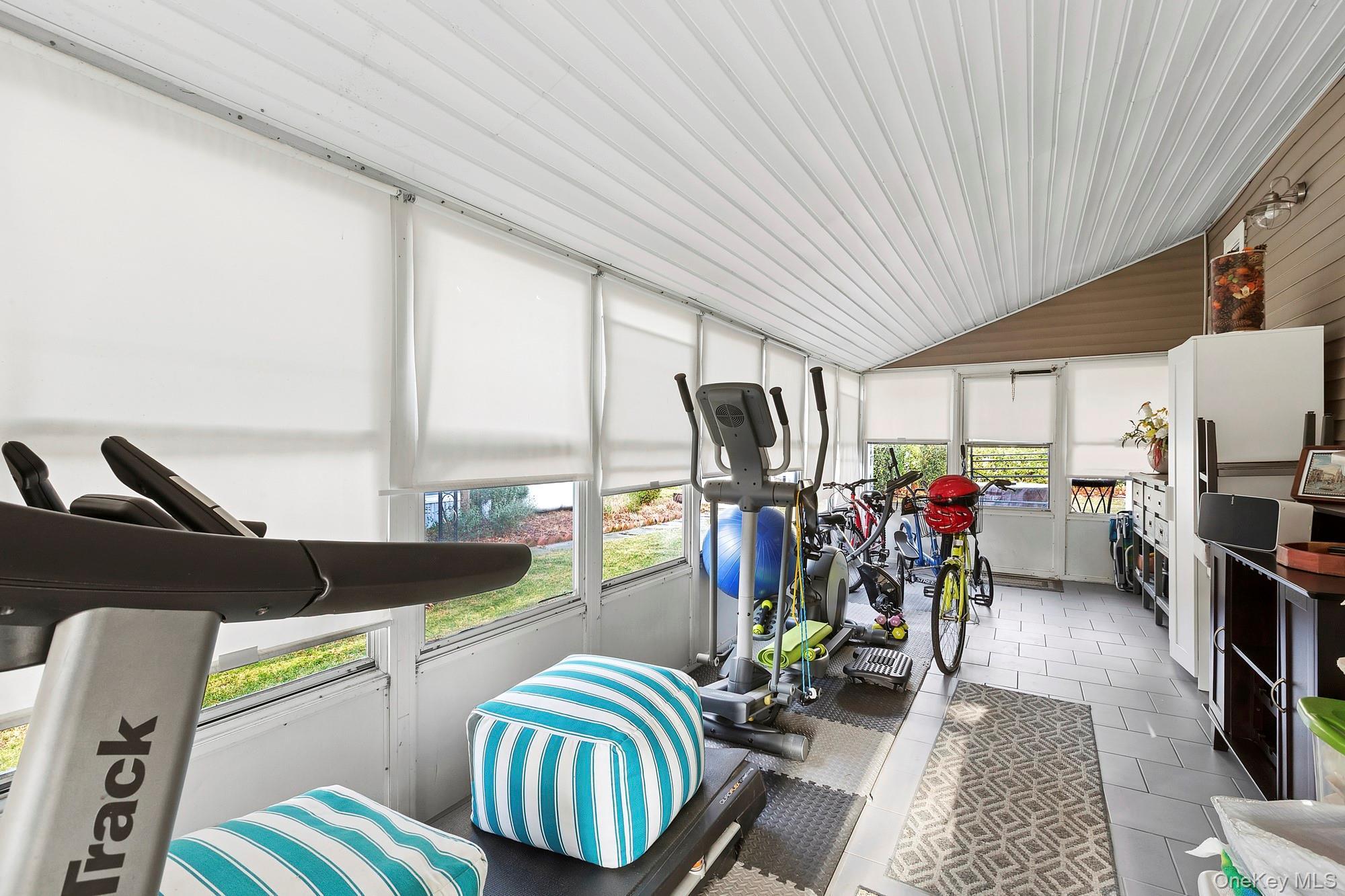 Single Family Riverleigh Suffolk County, NY 11901, MLS-944286-11