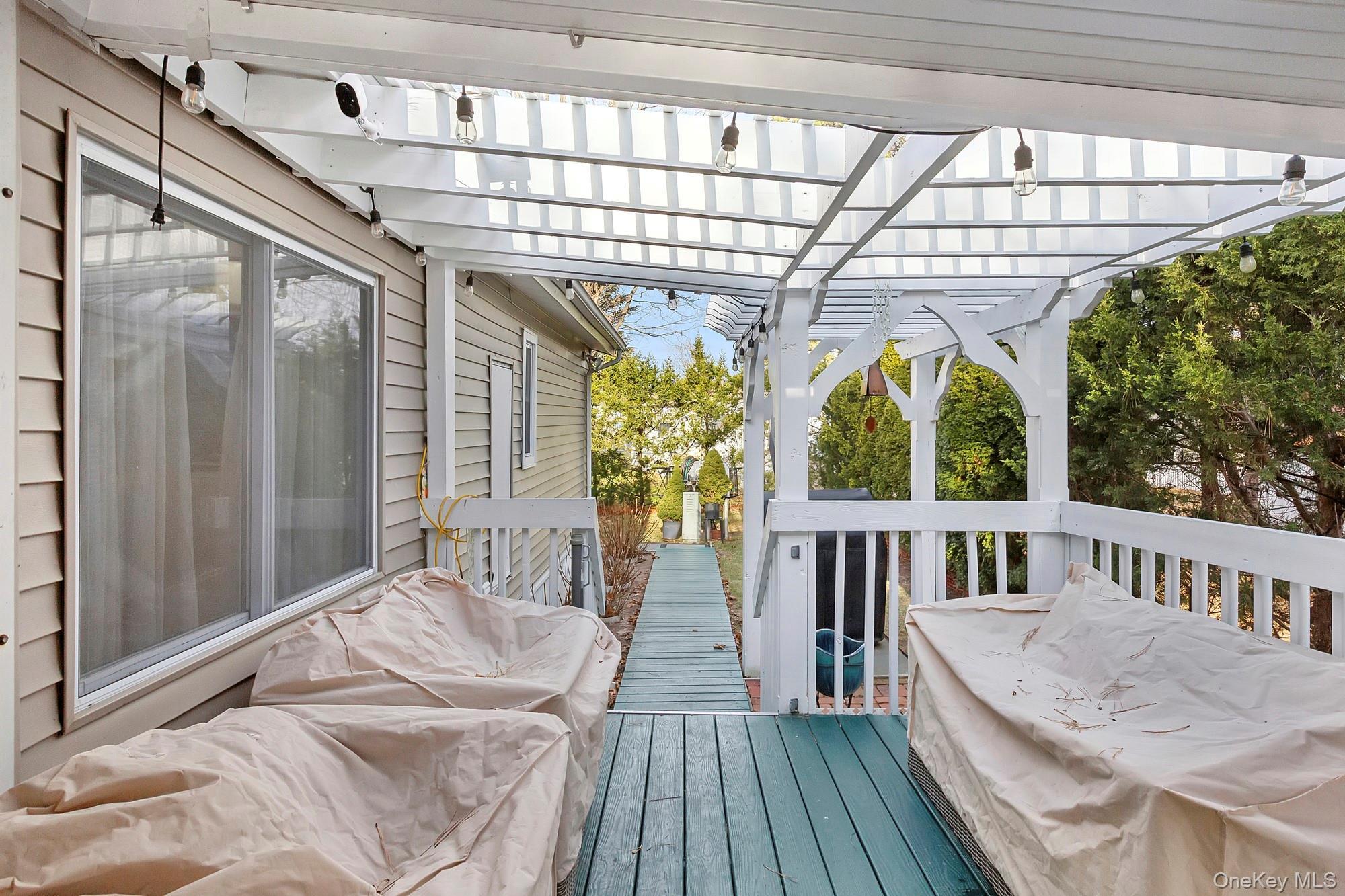 Single Family Riverleigh Suffolk County, NY 11901, MLS-944286-12