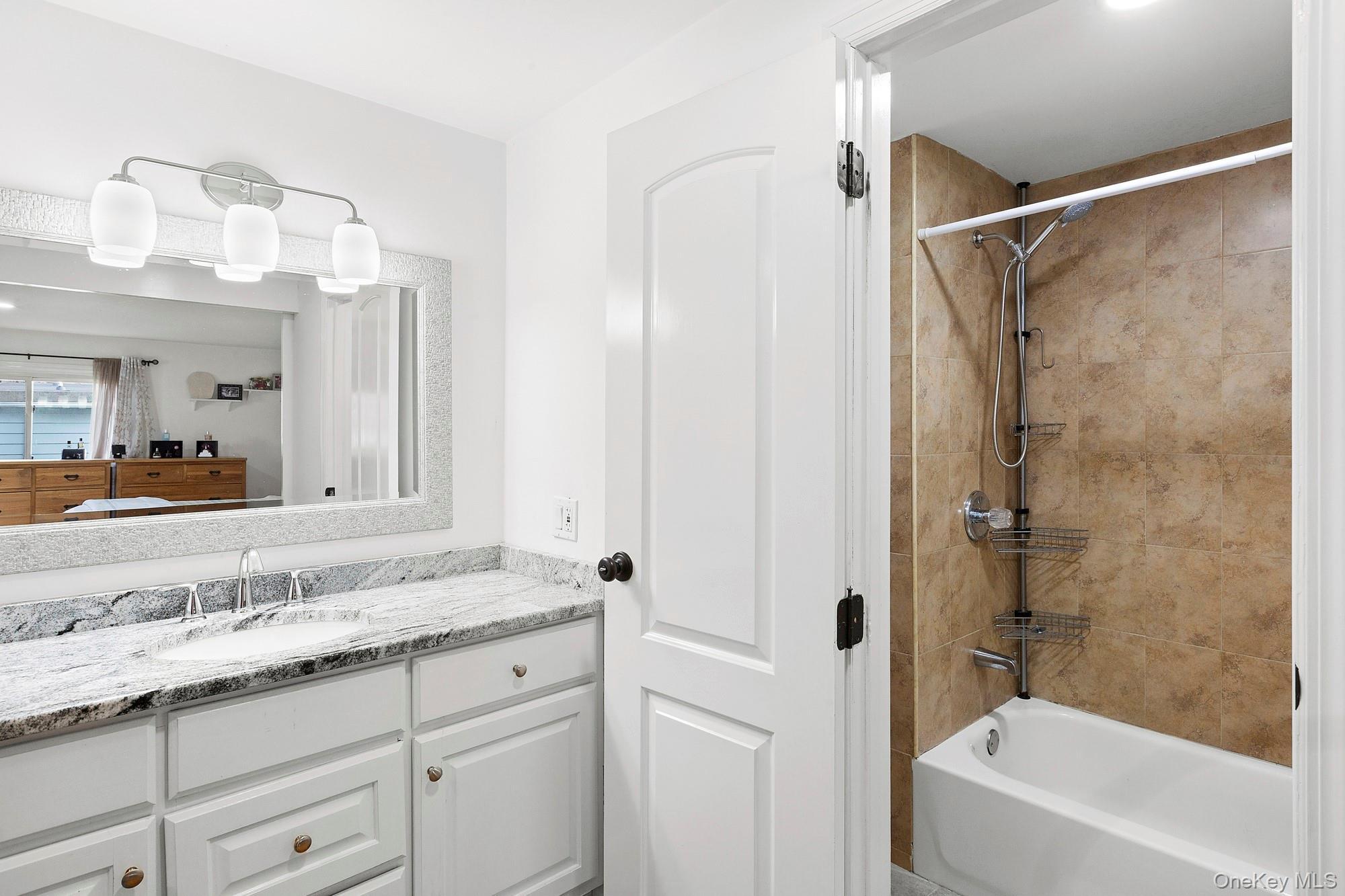 Single Family Riverleigh Suffolk County, NY 11901, MLS-944286-8