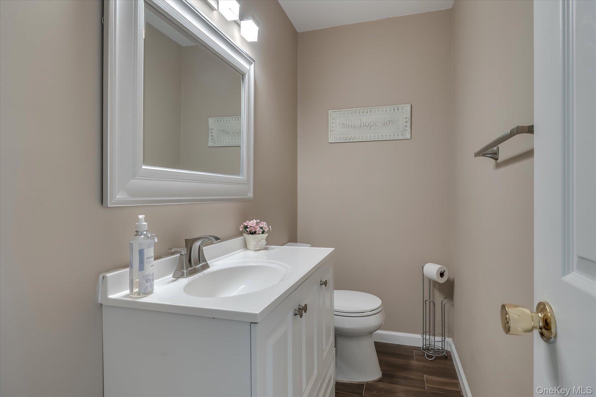 Single Family Wedgewood Suffolk County, NY 11727, MLS-944335-14