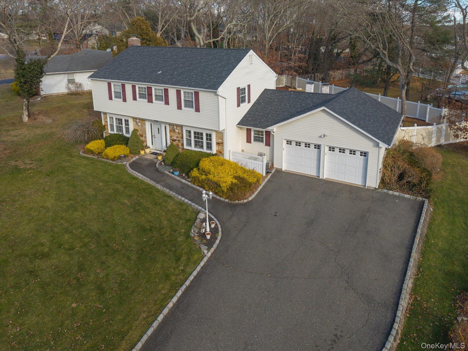 Single Family Wedgewood Suffolk County, NY 11727, MLS-944335-2