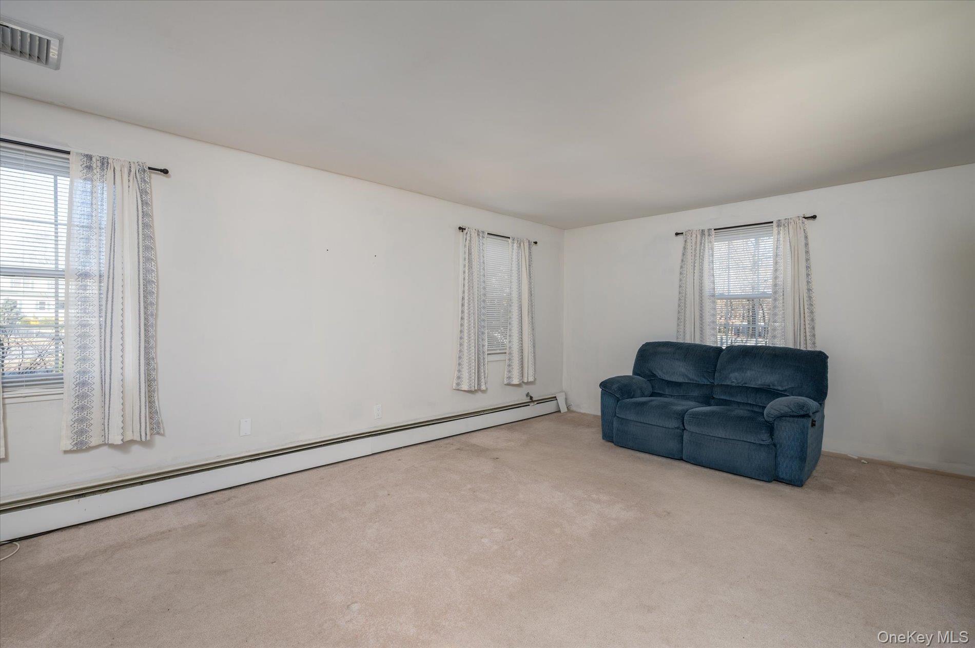 Single Family Wedgewood Suffolk County, NY 11727, MLS-944335-21