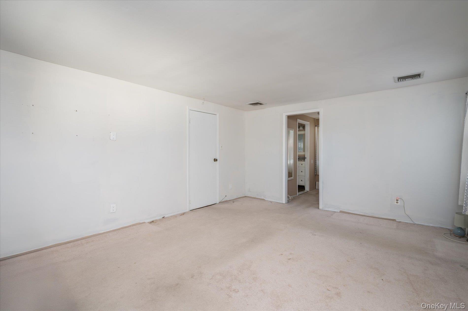 Single Family Wedgewood Suffolk County, NY 11727, MLS-944335-22