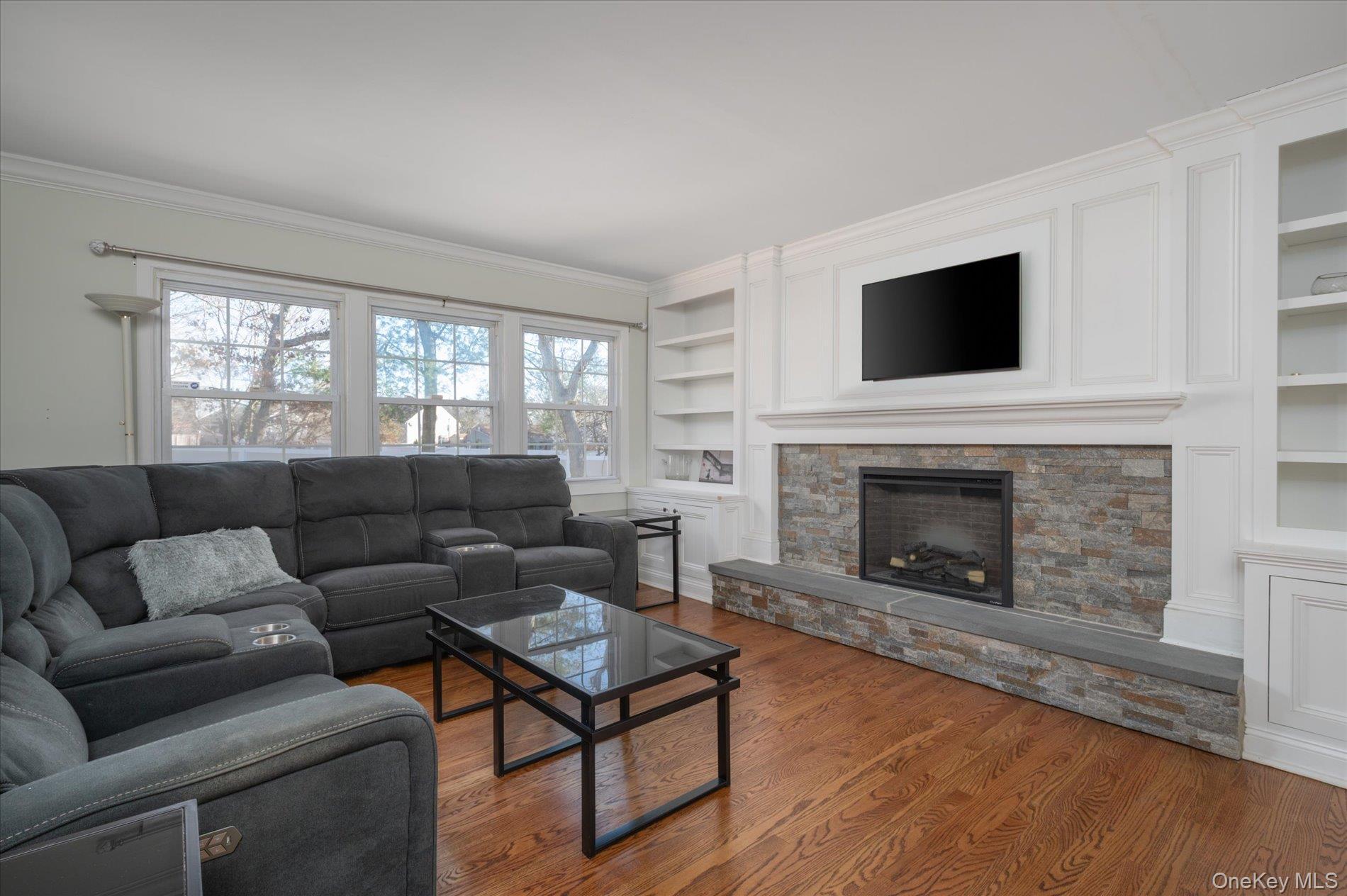 Single Family Wedgewood Suffolk County, NY 11727, MLS-944335-5