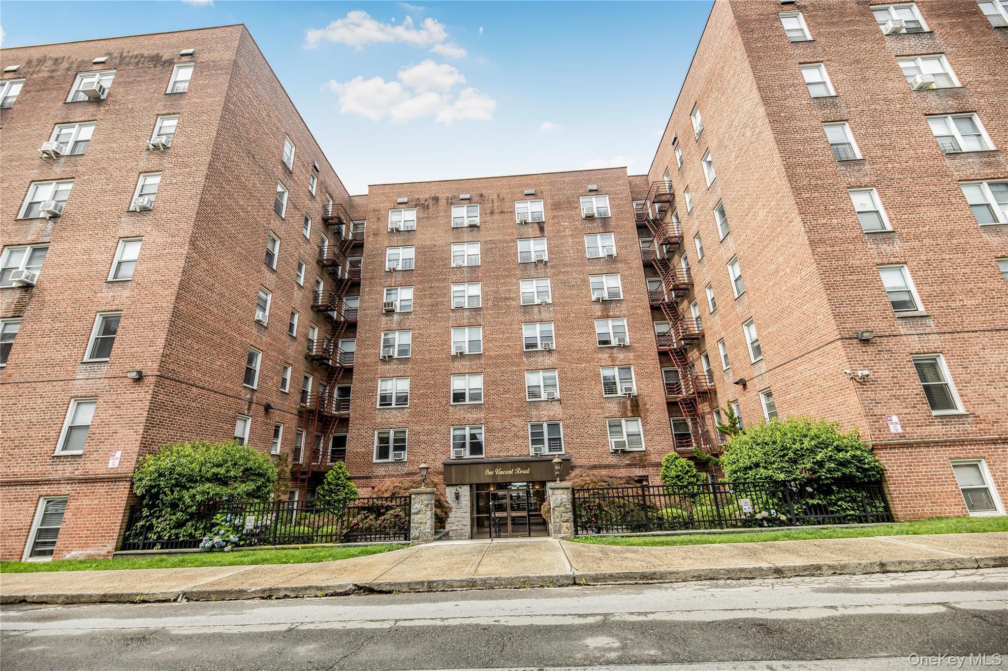 Coop Vincent  Westchester County, NY 10708, MLS-944362-15