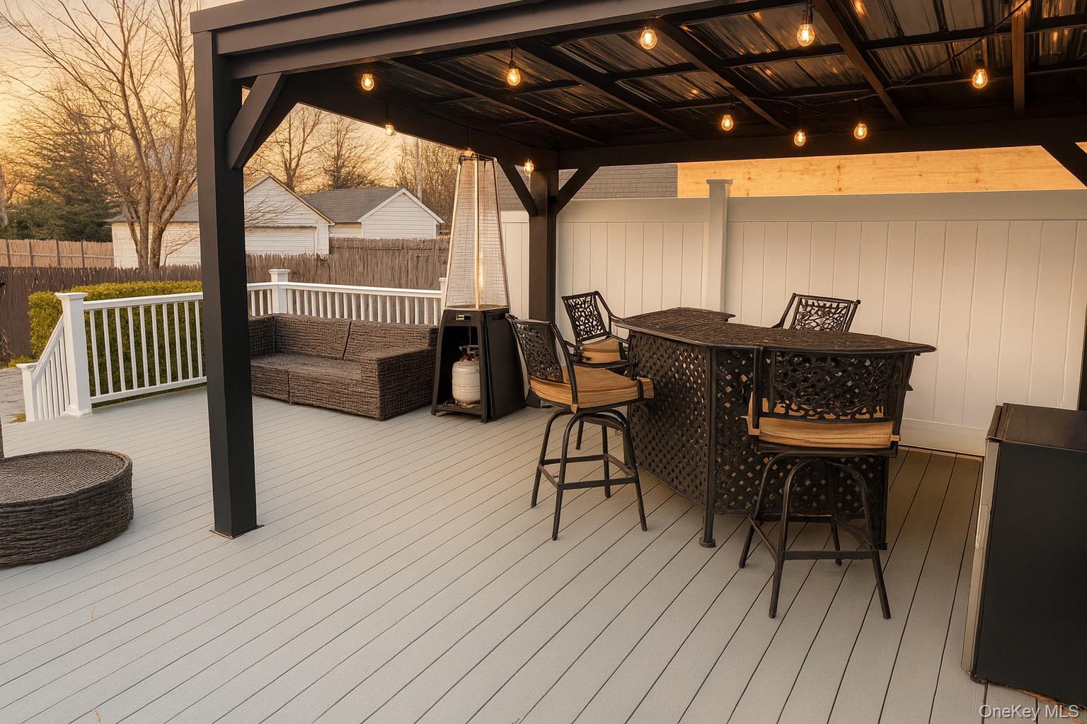 Single Family Hamilton Nassau County, NY 11758, MLS-944386-19