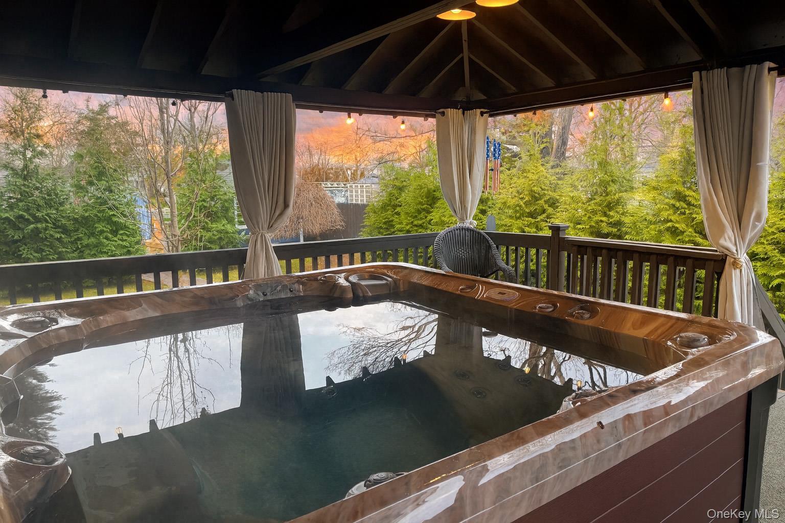 Single Family Hamilton Nassau County, NY 11758, MLS-944386-22