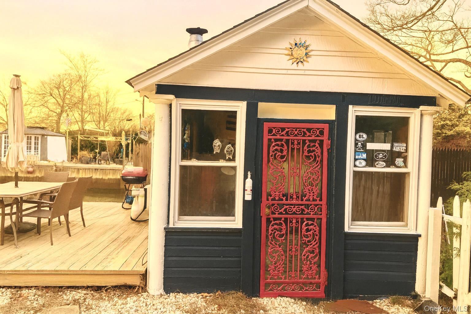 Single Family Hamilton Nassau County, NY 11758, MLS-944386-25