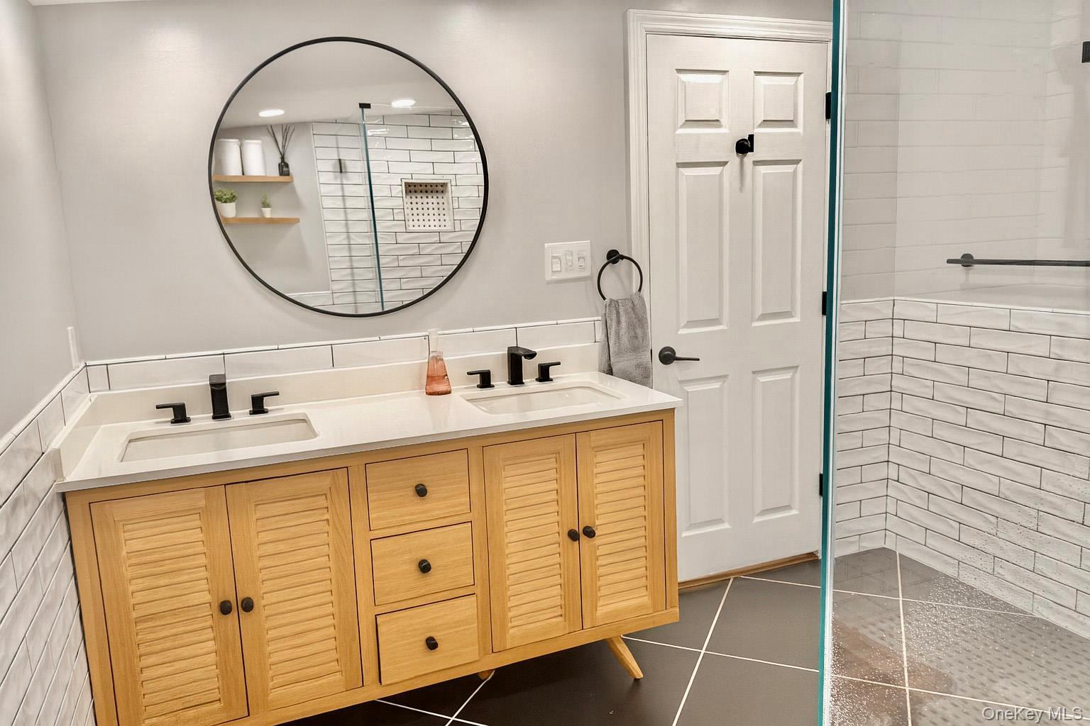 Single Family Hamilton Nassau County, NY 11758, MLS-944386-8