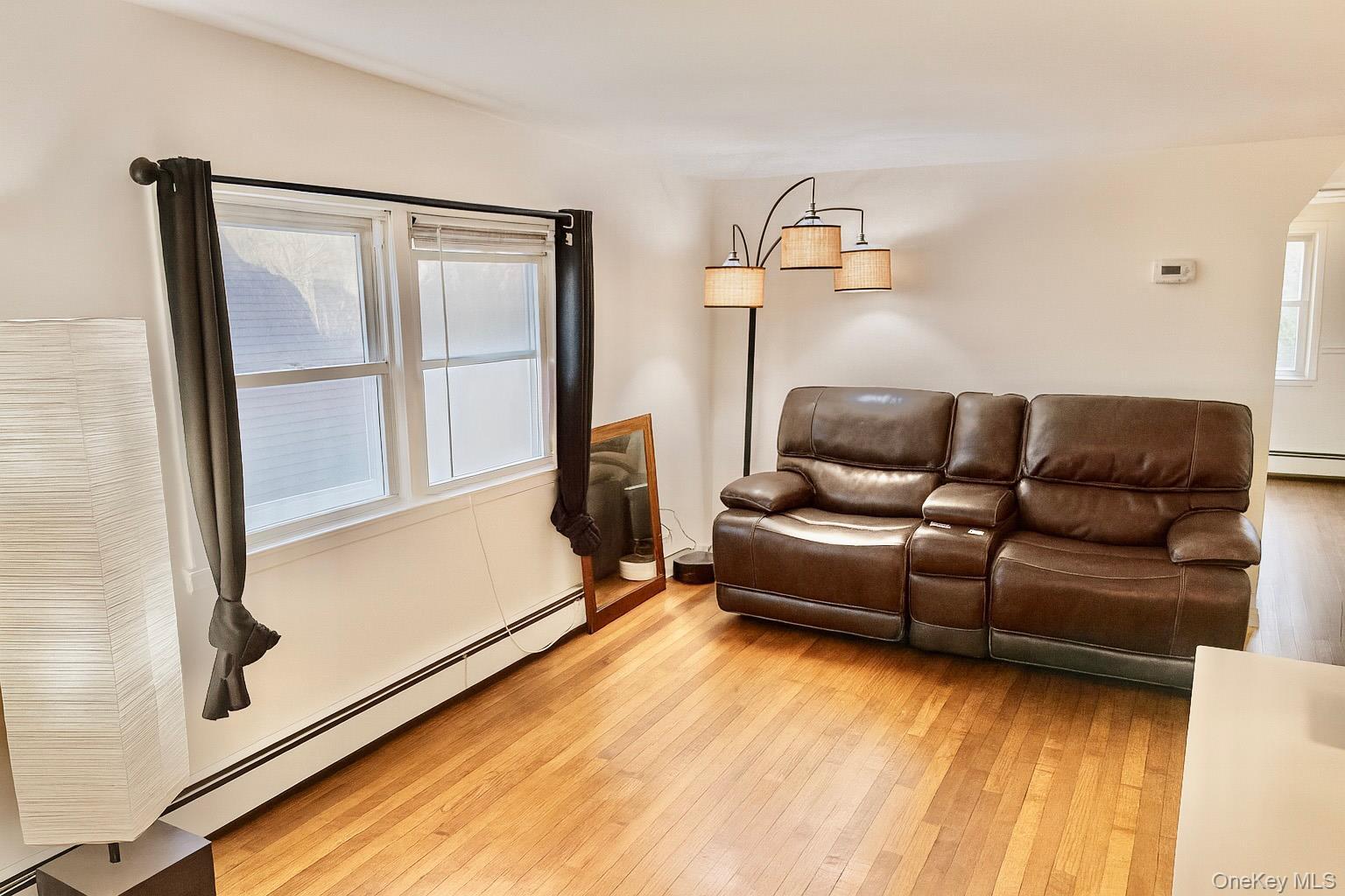 Single Family Hamilton Nassau County, NY 11758, MLS-944386-9