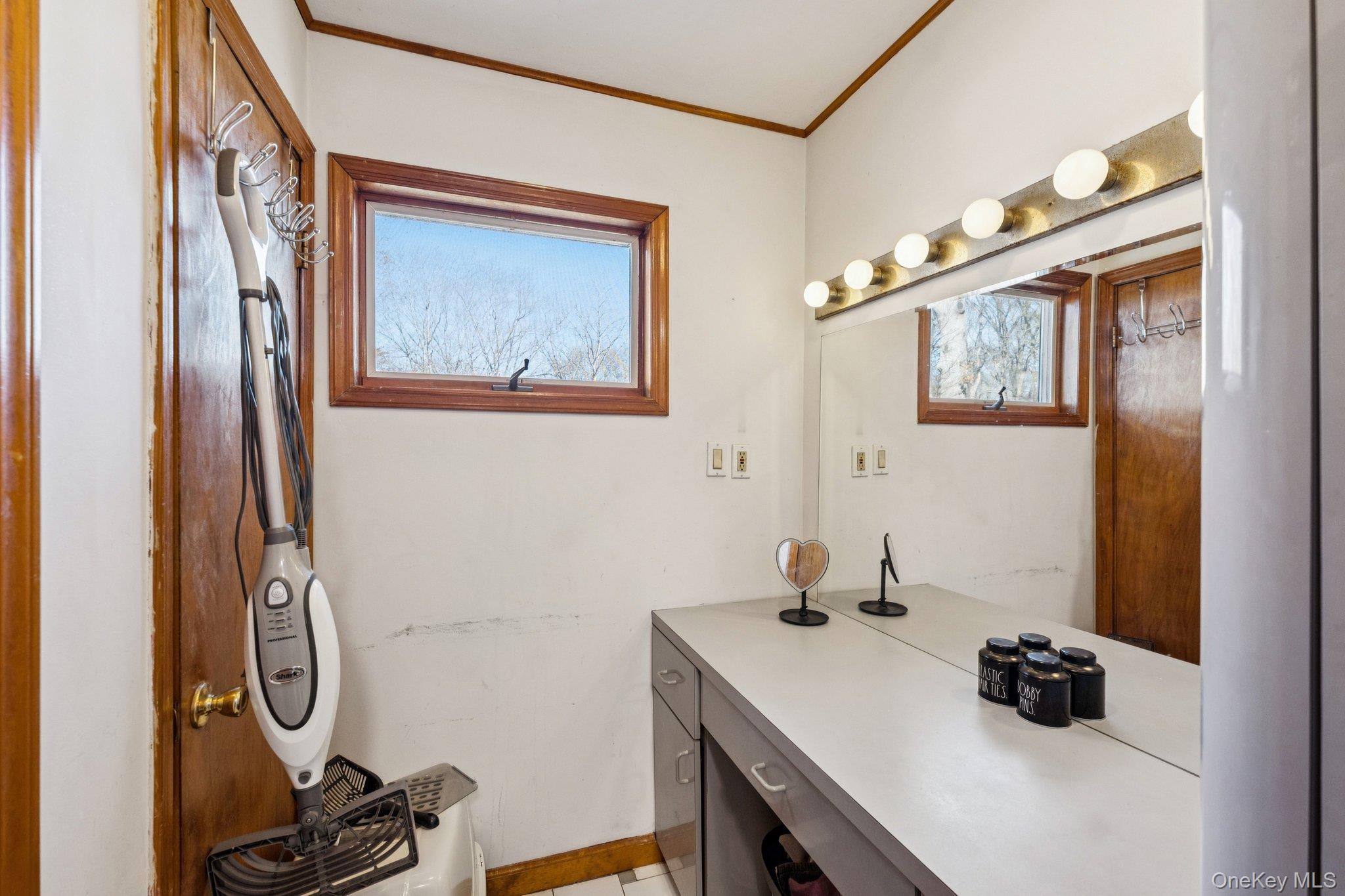 Single Family Auborn  Suffolk County, NY 11967, MLS-944395-33