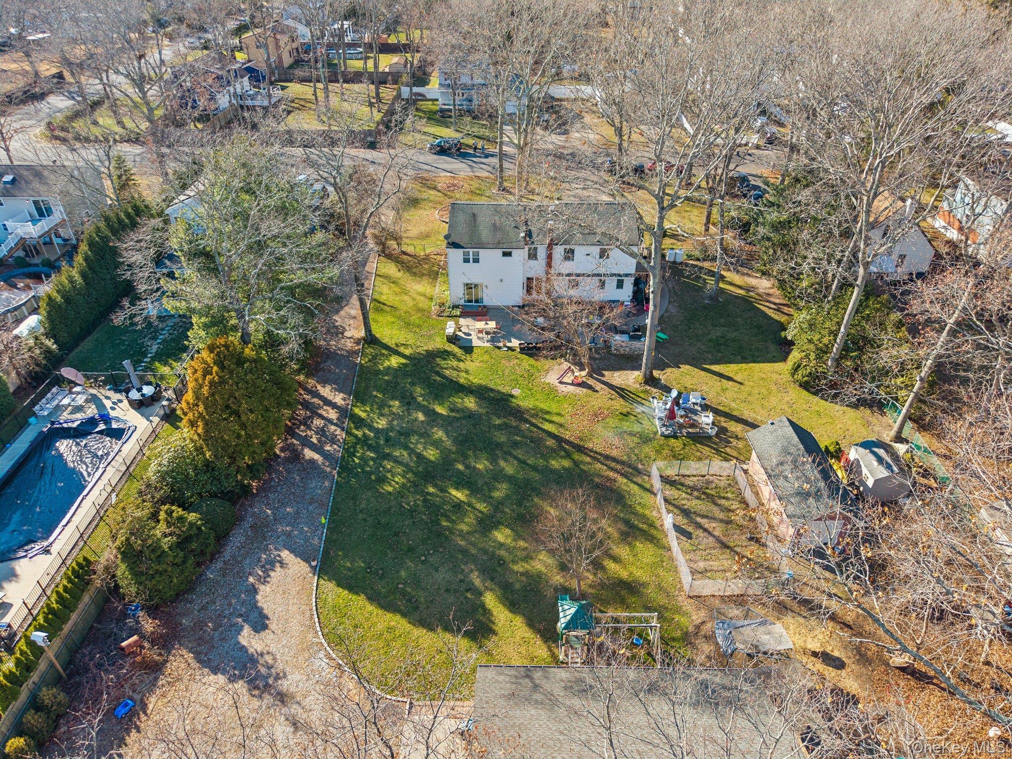 Single Family Auborn  Suffolk County, NY 11967, MLS-944395-39