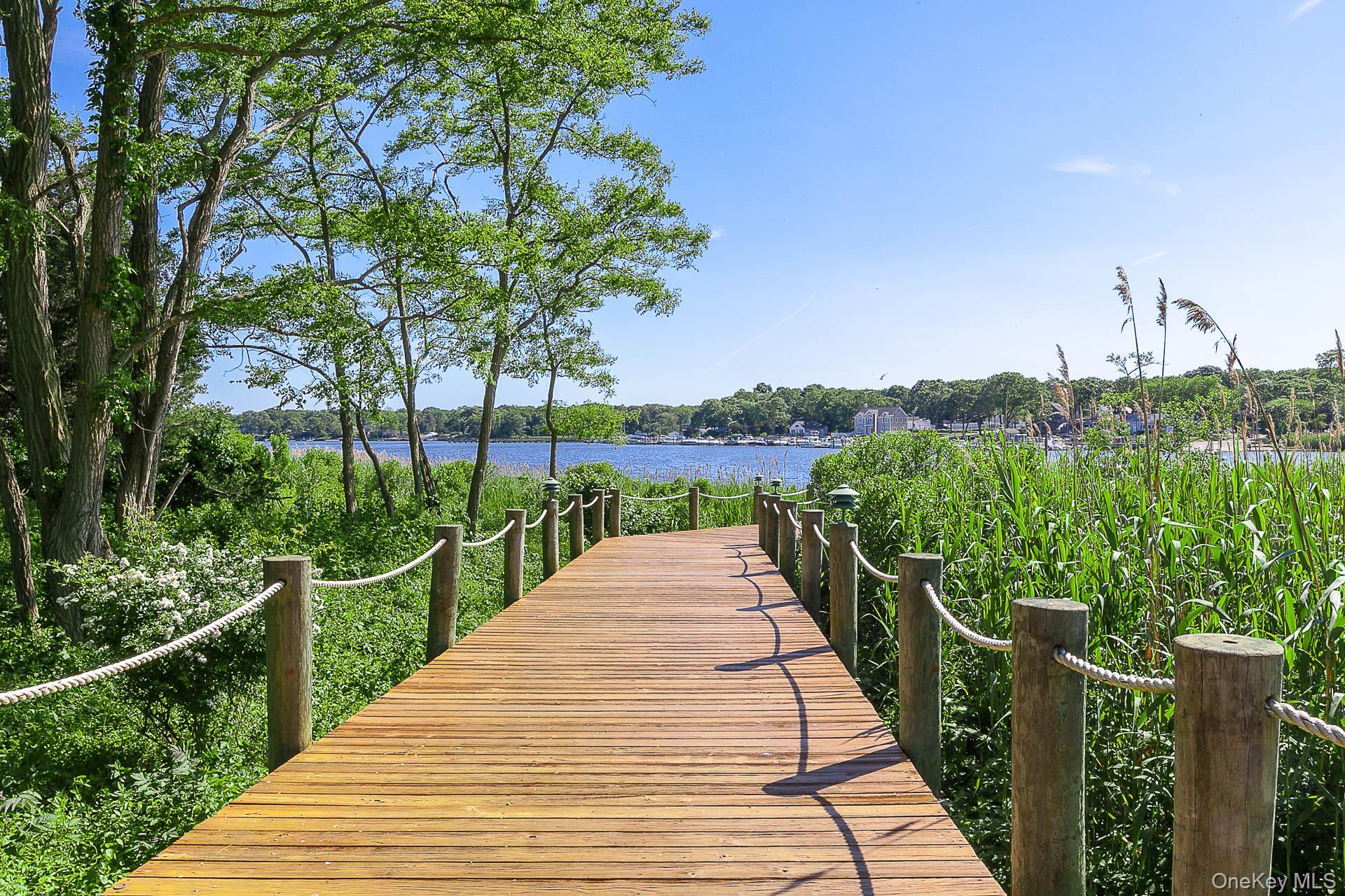 Condo Woodscreek  Suffolk County, NY 11955, MLS-944397-37