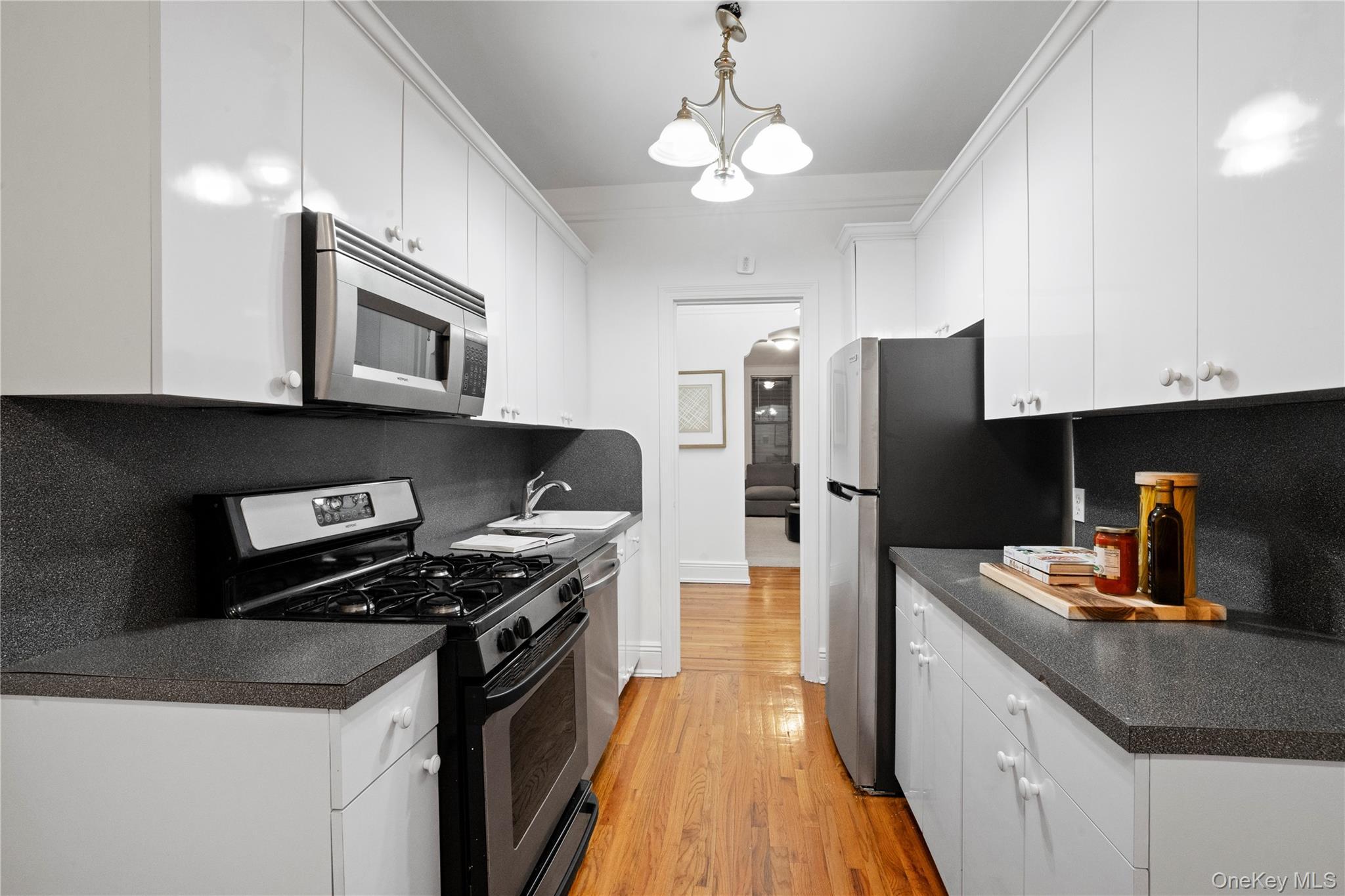 Coop 73rd  Queens, NY 11375, MLS-944400-8