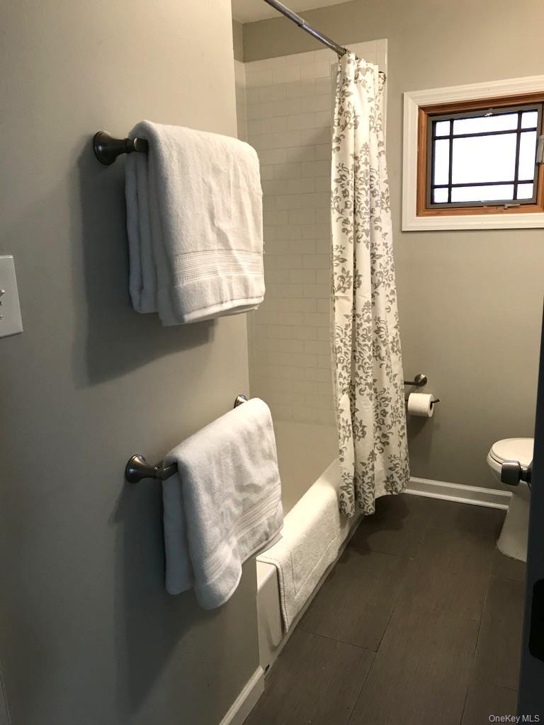 Single Family Main  Suffolk County, NY 11901, MLS-944406-10