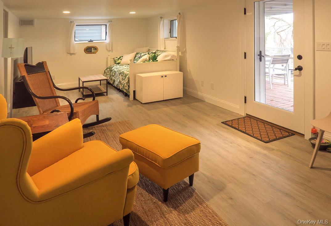 Single Family Main  Suffolk County, NY 11901, MLS-944406-12