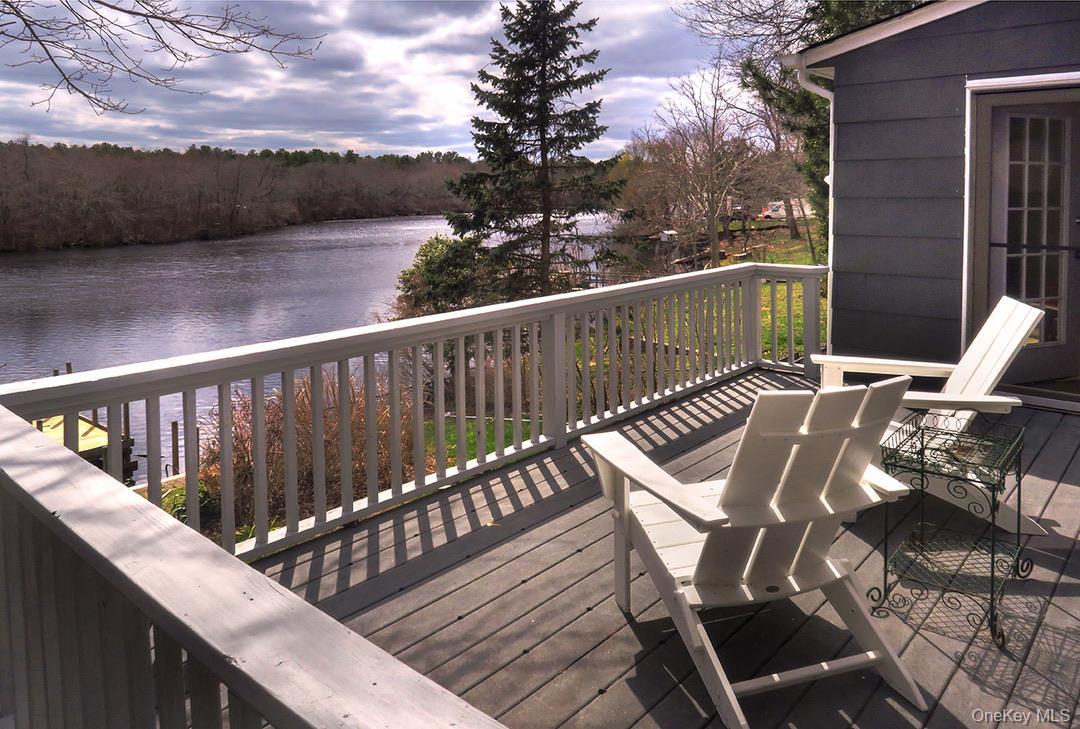 Single Family Main  Suffolk County, NY 11901, MLS-944406-16