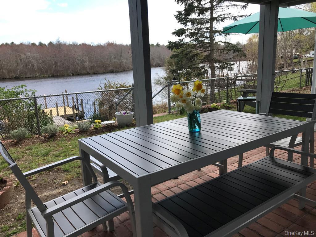 Single Family Main  Suffolk County, NY 11901, MLS-944406-18