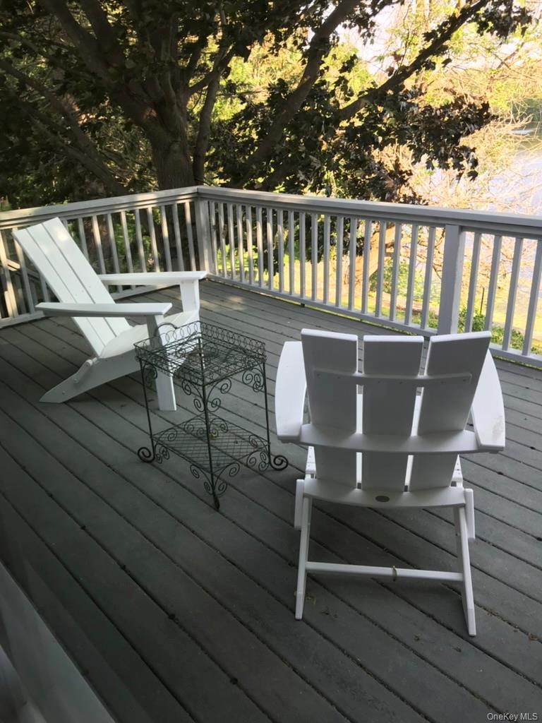 Single Family Main  Suffolk County, NY 11901, MLS-944406-20