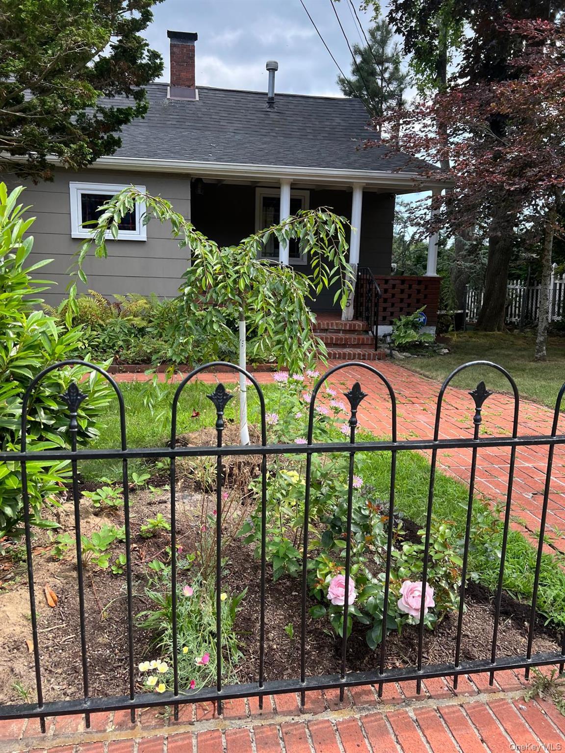 Single Family Main  Suffolk County, NY 11901, MLS-944406-21