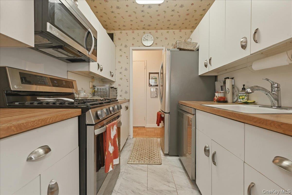 Coop Powells Cove  Queens, NY 11357, MLS-944439-10