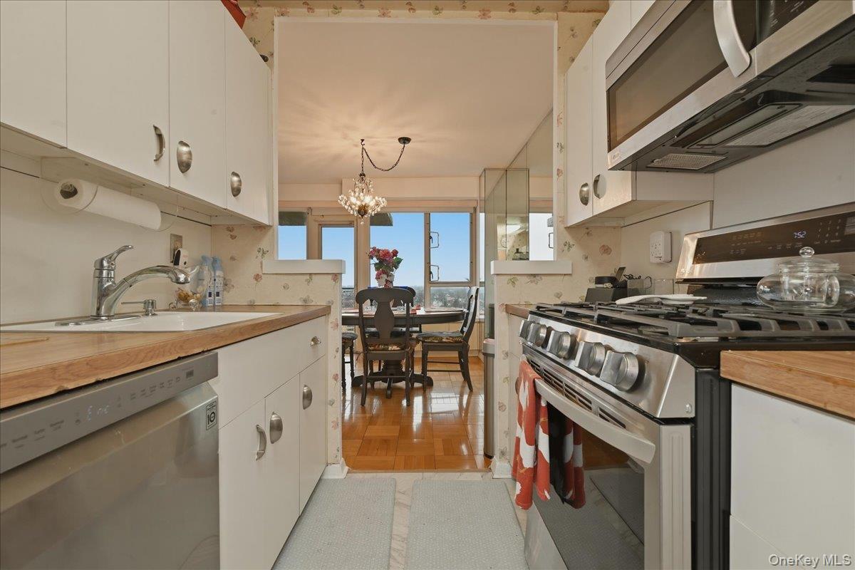 Coop Powells Cove  Queens, NY 11357, MLS-944439-11