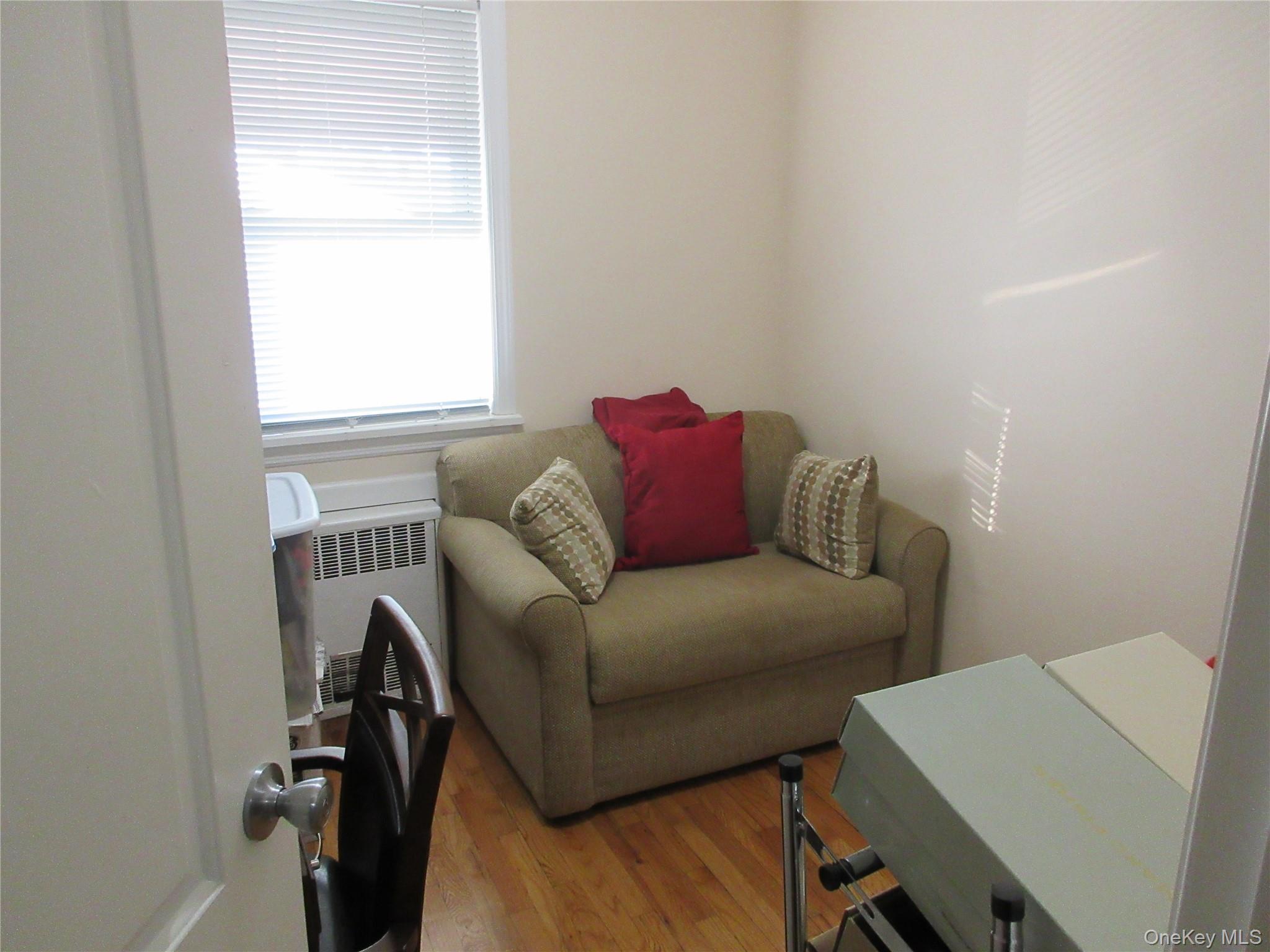 Single Family Tenbroeck  Bronx, NY 10469, MLS-944486-10