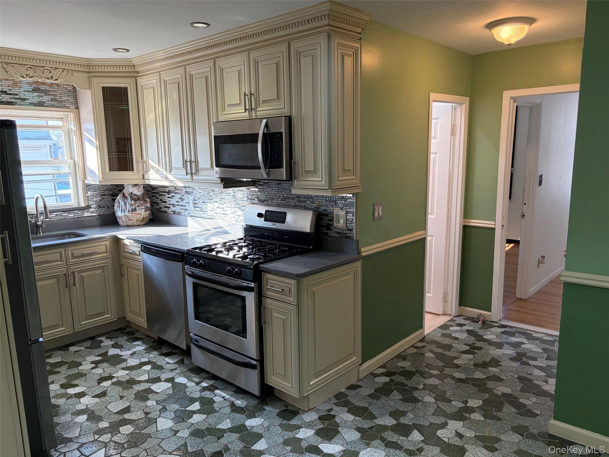 Single Family 97th  Queens, NY 11416, MLS-944600-16