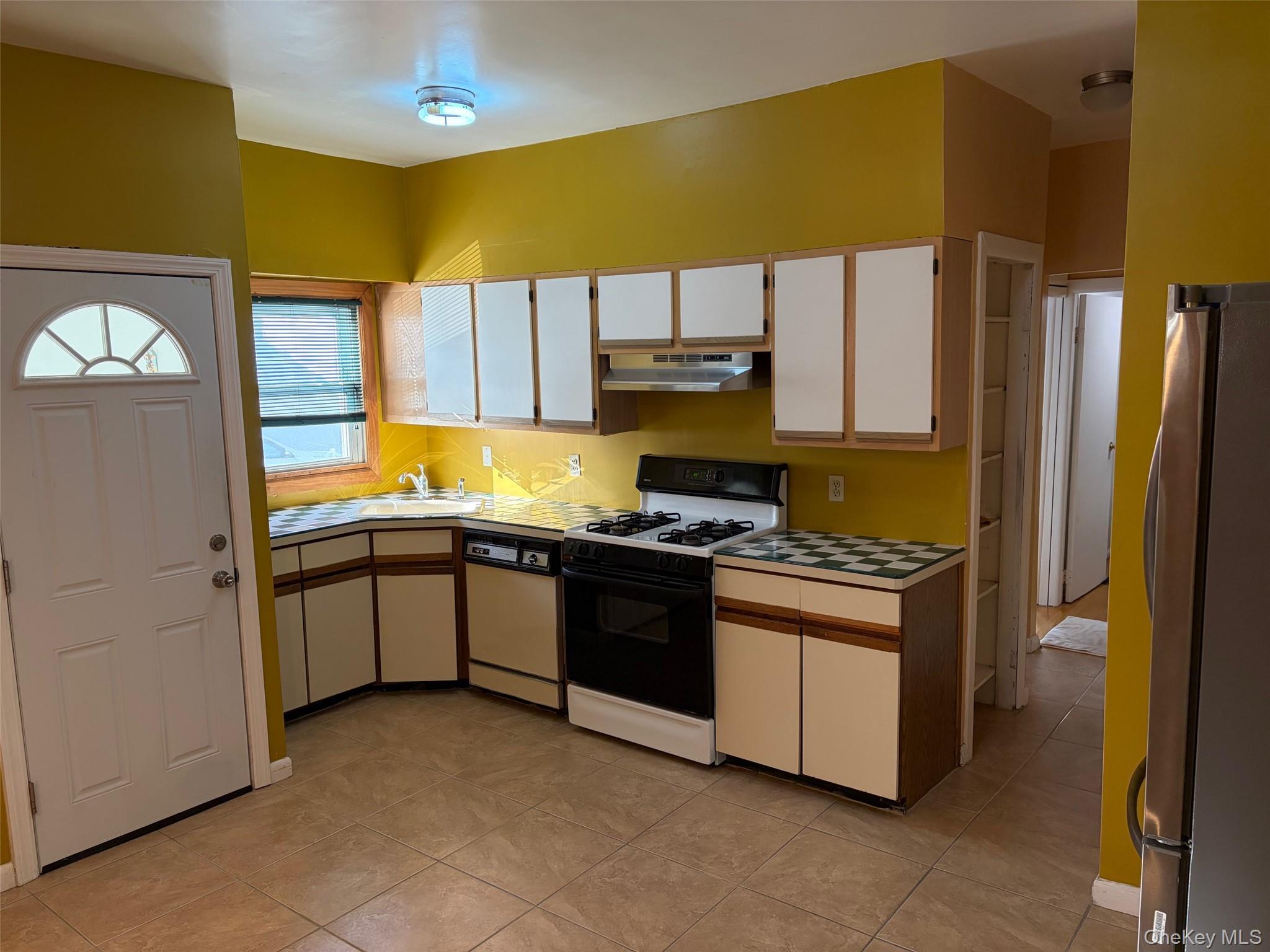 Single Family 97th  Queens, NY 11416, MLS-944600-6